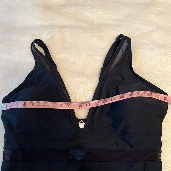 Cupshe one piece black bathing suit, with sheer cutouts, very flattering, NWTS - Picture 5 of 8